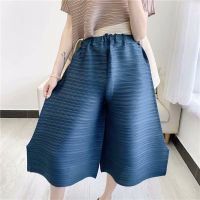 2023 Hot Miyake pleated wide-leg pants skirt for women  summer large size loose pleated pants temperament slim casual three-quarter pants for women