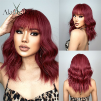 ALAN EATON Red Natural Wave Wigs With Bangs วิกผมสังเคราะห์ความยาวปานกลางสำหรับผู้หญิงคอสเพลย์ปาร์ตี้ผมทนความร้อนคุณภาพสูง ~