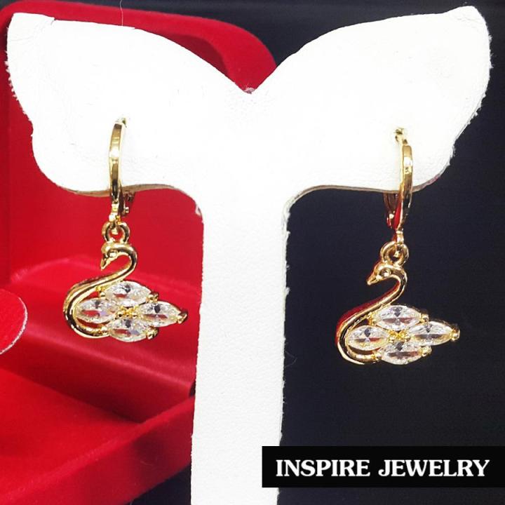 แบรนด์-inspire-jewelry-ต่างหูเพชรสวิสรูปหงส์ห้อยระย้าสวยงาม-ผลิตจากวัสดุคุณภาพ-งานจิวเวลรี่-หุ้มทองแท้-100-พร้อมกล่องกลมสีแดงแบบร้านทอง