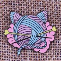 Cat Lover Knitting Pin Gift สำหรับสุภาพสตรีของเธอ Enamel Pin