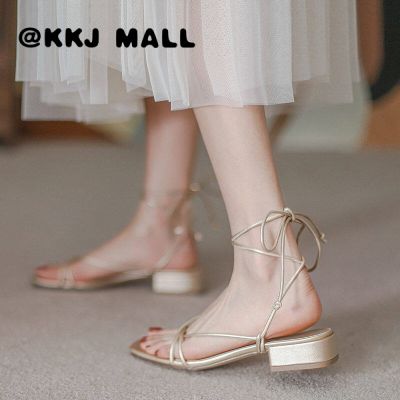 KKJ MALL รองเท้าแตะ รองเท้าหญิง รองเท้าแฟชั่นญ เกาหลี แฟชั่น สินค้ามา ใหม่ ก้นแบน รองเท้าแตะ รองเท้าแตะหญิง 0803