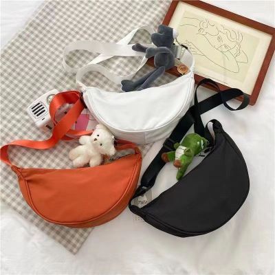 MLBˉ Official NY High-end niche bag hot style violent bear dumpling bag Western-style one-shoulder messenger bag