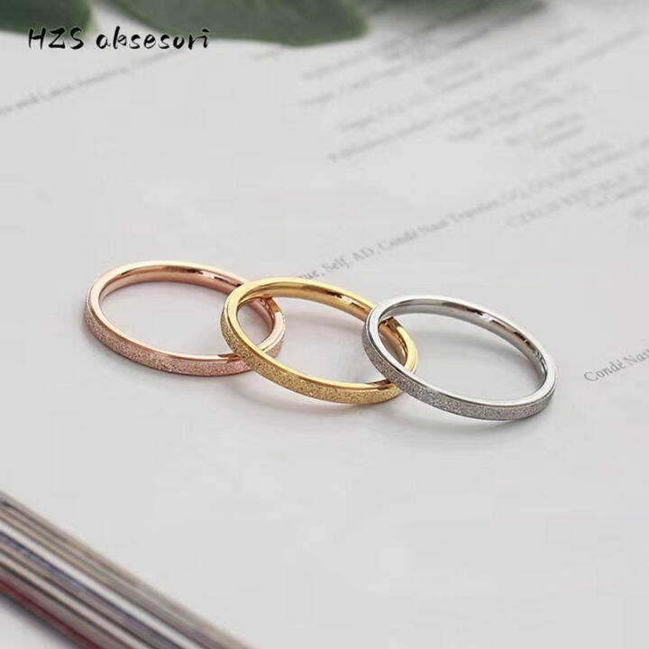 hzs-k-gold-แหวนสแตนเลสทรงกลมสำหรับผู้หญิง-fashion-simple-frosted-ring-2mm