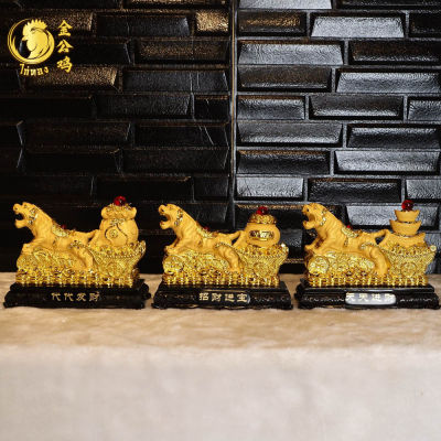 เสือทองลากรถมีถุงทอง,กระถางทอง,ก้อนทอง มี 3 แบบ พร้อมฐานไม้แดง สูง 8 นิ้ว