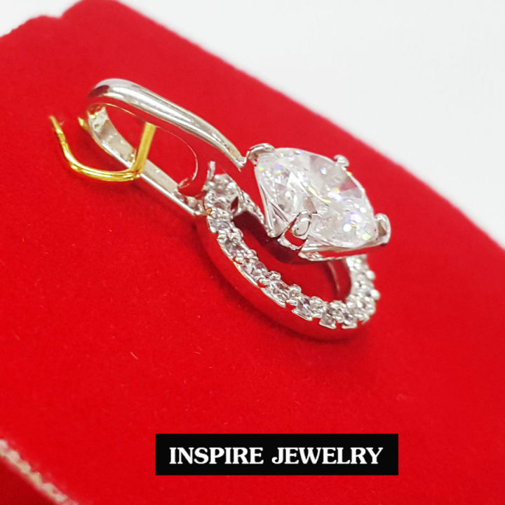 inspire-jewelry-จี้เพชรสวิส-เม็ดเดี่ยวล้อมเพชรรอบ-งานจิวเวลลี่-น่ารักมาก-เพชรใส่เล่นไฟดีมาก-พร้อมกล่องกำมะหยี่