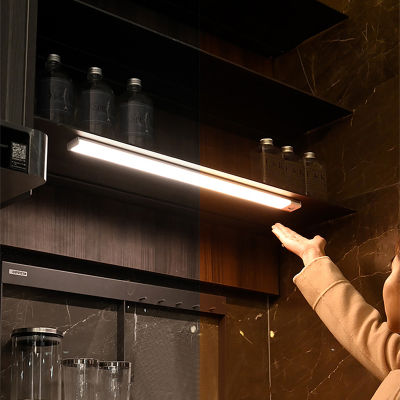 Ultra Thin Kitchen Sensor ไฟ LED ห้องครัวกลางคืนโคมไฟฉุกเฉินตู้ไฟแบบชาร์จไฟได้แบตเตอรี่ Moving Sensortive Lamp