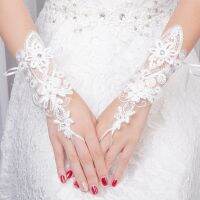 ✥ Dingyaoda Bridal Wedding Open Finger Gloves Hook Finger Short Breathable Hollow Strap Three-dimensional Flowers white gloves