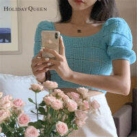 HolidayQueen เสื้อสวมหัวคอสี่เหลี่ยมฝรั่งเศสแขนพองอารมณ์สีทึบแบบสั้นถักแฟชั่น HQ2231