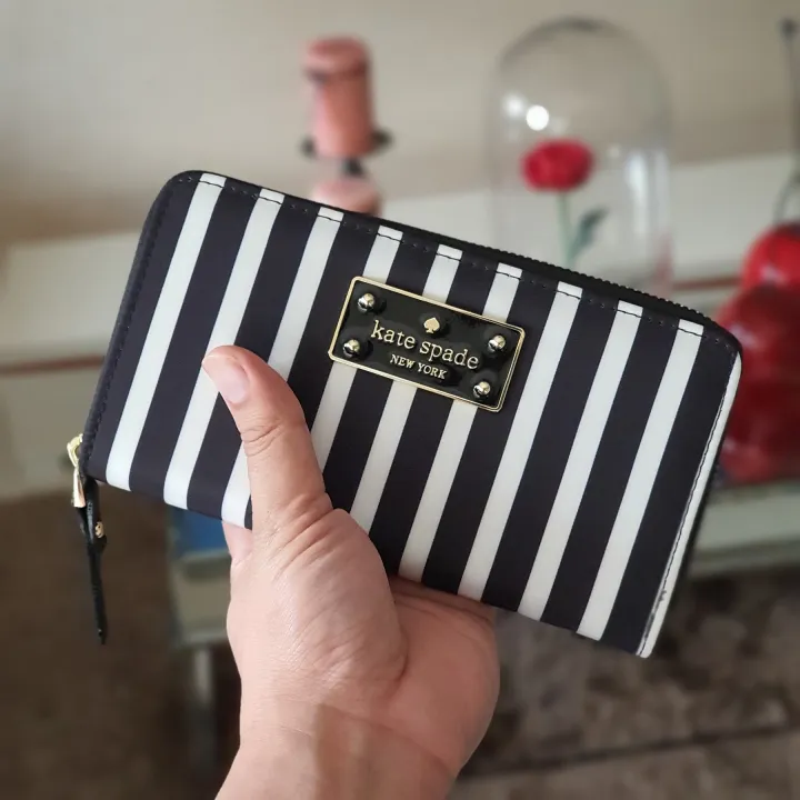 Guaranteed Original Kate Spade Wilson Road Neda Black And White Vertical  Stripes Design Women's Zip Around Continental Wallet | Lazada PH