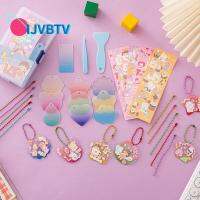 IJVBTV เซ็ตทำพวงกุญแจ ของเล่น diy สติกเกอร์100แผ่น แผ่นอะคริลิคใส เครื่องเขียนสเตชันเนอรี จี้ห้อยคอ เครื่องมือบัญชีมือ ชุดเครื่องมือสมุดบันทึก โซ่ห่วงโซ่ แหนบที่คีบ ชุดการ์ดโกะ ชุดสติกเกอร์ guka เครื่องมือ guka วัสดุสติกเกอร์บัญชีด้วยตนเอง