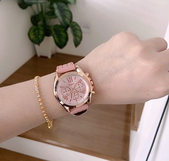 นาฬิกาข้อมือผู้หญิง-นาฬิกาแฟชั่นสไตล์mk-สายซิลิโคนนิ่ม-genevaแท้-นาฬิกาแฟชั่น-นาฬิการาคาถูก-พร้อมส่งจากไทย