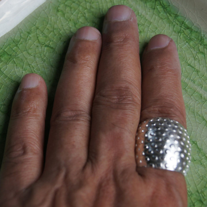 beautiful-gift-ring-pure-silver-thai-karen-hill-tribe-silver-hand-made-size-8-9-adjustable-ของขวัญแหวนลวดลายไทยเงินแท้-งานเงินแท้-ขนาดปรับได้สวยงามเป็นของฝากถูกใจผู้รับ