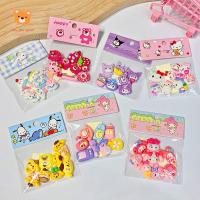 LIKE TGM 8pcs/set คุโรมิ สติกเกอร์สเตอริโอ Kuromi 3D หมีสตรอเบอร์รี่ Cinnamoroll การตกแต่งตกแต่ง ฟิกเกอร์ขนาดเล็ก อุปกรณ์เครื่องประดับอัญมณี