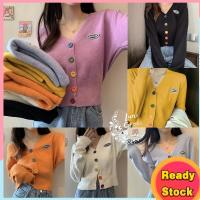 พร้อมส่ง สไตล์เกาหลี เสื้อคาดิแกนถัก เสื้อไหมพรม​ แขนยาว คอวี cardigan กระดุม​หลากสี ผ้าเนื้อหนานิ่ม V728