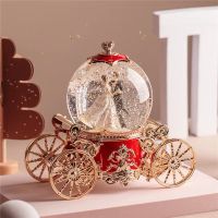 Christmas snow dream couple carriage crystal ball music box music box girl girl wedding birthday gift inner scene rotation