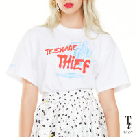 TandT - TNT T-Shirt THIEF TEENAGE PRINTED COTTON JERSEY T-SHIRT เสื้อยืดตัวหลวมแขนสั้น สกรีนนูนลายกราฟฟิคตัวอักษร หน้าและหลัง ผ้าคอตต้อน