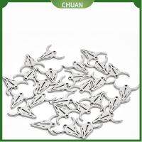 CHUAN 30pcs เงินโบราณ เครื่องรางหัววัวน่ารัก เหล็กไร้สนิม 0.550.55นิ้วค่ะ จี้สัตว์สแตนเลสพร้อมห่วง การตกแต่งที่ยอดเยี่ยม เสน่ห์วัวกระทิง สาวๆ