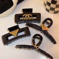 [COD] Korean black letter clip fashion back head shark commuter disk hair simple new accessories