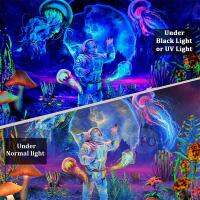 นักบินอวกาศแมงกะพรุน Blacklight Tapestry UV Reactive Mushroom Black Light Wall Tapestry Neon Room Decor Aesthetic วอลเปเปอร์