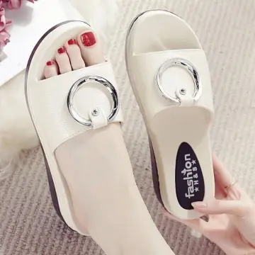 White sole hot sale wedge sandals