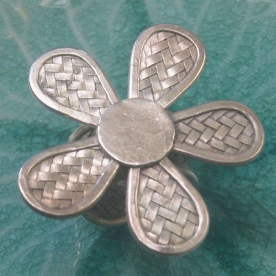 Flower woven ring  Karen hill tribe pure silwer used with beauty as a souvenir that the recipient likes. Size 7,8,9   Adjustable ของขวัญแหวนลวดลายสานไทยเงินแท้ งานทำด้วยมือ