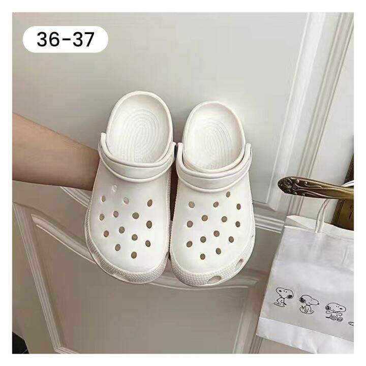 a-so-cute-หลังจากแล้ว-crocs-2022-4สีรองเท้าผู้หญิงหลุมชายหาดลำลองสำหรับผู้ชาย