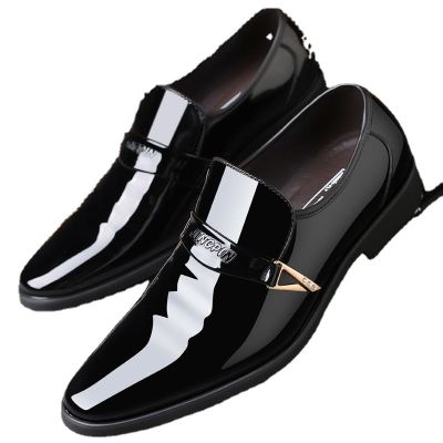 Men Dress Leather Shoes Slip on Patent Leather Mens Casual Oxford Shoe Moccasin Glitter Male Footwear Pointed Toe Shoes for Men