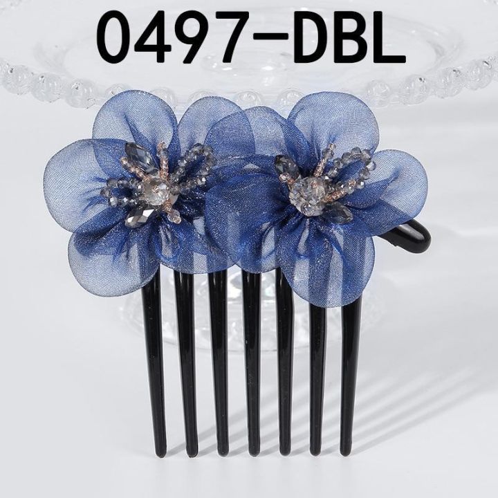 elegant-mother-flower-inserted-hairpin-curly-hair-combed-into-an-antiskid-hair-comb