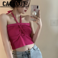 CACNCUT เสื้อถักนิตติ้งแบบใหม่สำหรับผู้หญิงสีแดงตาข่ายเข้ารูปเซ็กซี่สั้นสไตล์เครื่องเทศเสื้อเอวลอยหลังสวย