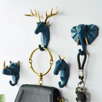 1x Nordic Style Creative Animal Head Wall Hanger Deer Stags Rhinoceros Clothes Rack Hook Key Holder Resin Home Decor