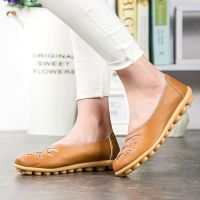 Loafers Women Flats Solid Color Slip On Shoes Hollow Out Breathable Pu Leather Non-Slip Comfortable Mother Walking Shoes Zapatos