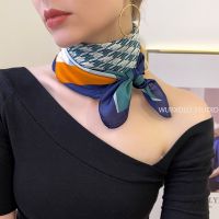 ✘ Fashion Twill Silk Neckerchief Women Hair Scarf Small Shawls Bandana Head Hijab Scarves 70x70CM Plaid Printed Kerchief Headbands