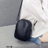 New Shoulder Bag Womens Simple Small Shoulder Bag Mini All-match Pure Black Messenger Packaging Mobile Phone Key