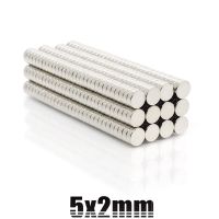 5ชิ้น แม่เหล็กนีโอไดเมียม 5x2มิล Magnet Neodymium 5x2mm แม่เหล็กแรงสูง กลมแบนขนาด 5*2mm แรงดูดสูง อุปกรณ์สำหรับงาน DIY 5*2มิล