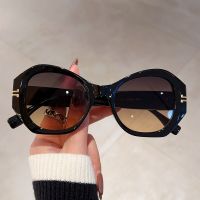 KAMMPT Vintage Oversized Sunglasses Women Fashion Irregular Gradient Shades Eyewear New Brand Designer Travelling Sun Glasses