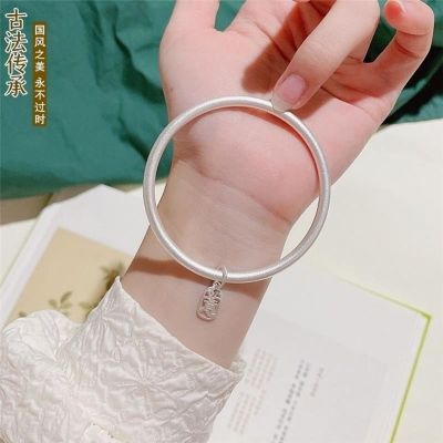 Genuine S999T female comfort grind arenaceous silver bracelet sent girlfriends girlfriend students and gift.