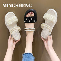 MINGSHENG " พื้นหนาผู้หญิง รองเท้าแตะสไตล์นางฟ้าใหม่สําหรับนักเรียน แมทช์กับกระโปรง รองเท้าแตะส้นแบนเรียบ ๆ รองเท้าแตะไข่มุกสีทึบผญ สไตล์