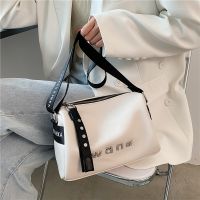 women 23 new y fashn sports et bag casl texture cylder shoulder menger bag -Bao23724♠