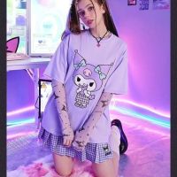 เสื้อยืดคู่รักขายสำหรับผู้ชายและผู้หญิง Sanrio Kawaii อนิเมะ Kuromi เสื้อยืดเสื้อแขนสั้นลายการ์ตูนน่ารัก Y2k ฤดูร้อนเสื้อคอตตอนหลวมของขวัญวันเกิด Goth พิมพ์คู่