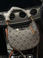 กระเป๋าสะพายไหล่ ขนาดเล็ก Tory burch T monogram Mini Crecent Bag