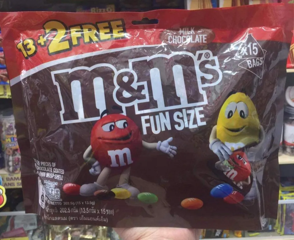 13.5G) M&M's CHOCOLATE FUN SIZE MINI Milk or Peanut Flavors - CHOCOLATE M&M