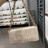 CNKˉLadies Chocolate Braided Chain Underarm Bag charlesˉand keithˉ50270900