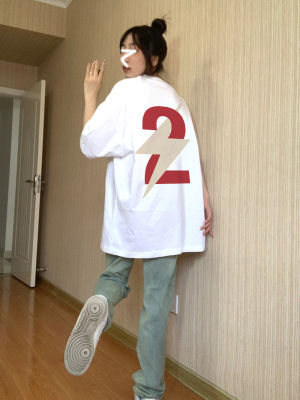 Tihik เสื้อยืดแขนเสื้อแขนสั้นคอกลมพิมพ์ลายสายฟ้าและฟ้าผ่าวินเทจสำหรับผู้หญิงจากเกาหลี