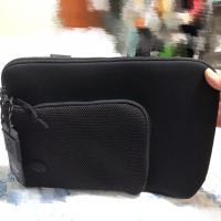 กระเป๋าซอง แล๊ปท็อป 13 นิ้ว Crumpler Laptop Sleeve รุ่น Chum 13"