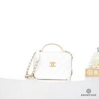 NEW CHANEL VANITY BAG 7 WHITE CAVIAR GHW