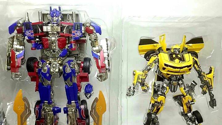 Wei Jiang Studio Series SS05 Oversized Optimus Prime and Mo3 Battle ...