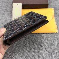 กระเป๋าสตางค์หนังใบสั้น Bifold &amp; Trifold Wallets สําหรับผู้ชาย