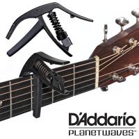 DAddario® PW-CP-10 NS Artist Capo คาโป้กีตาร์โปร่ง &amp; คาโป้กีตาร์ไฟฟ้า แบบหนีบ มีที่เก็บปิ๊กในตัว ระดับมืออาชีพ