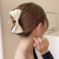 ~ร้านไทย~???กิ๊บหนีบผม Bow hair clip เป็นกิ๊บโลหะทอง ติดประดับโบว์ผ้าริ้บบอน รุ่นนี้สวยมาก ออกแนวหรูหรา หนีบผมได้แน่น เก็บผมหนาได้