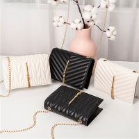 ✁ 1Pcs New Women PU Leather Trend Lingge Crossbody Bag Fashion V Pattern Lattice Small Shoulder Bag White Black